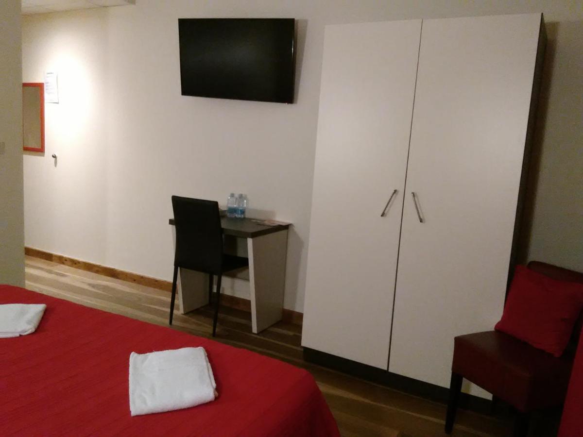 Logis Le Provencal Hotell Euville Eksteriør bilde